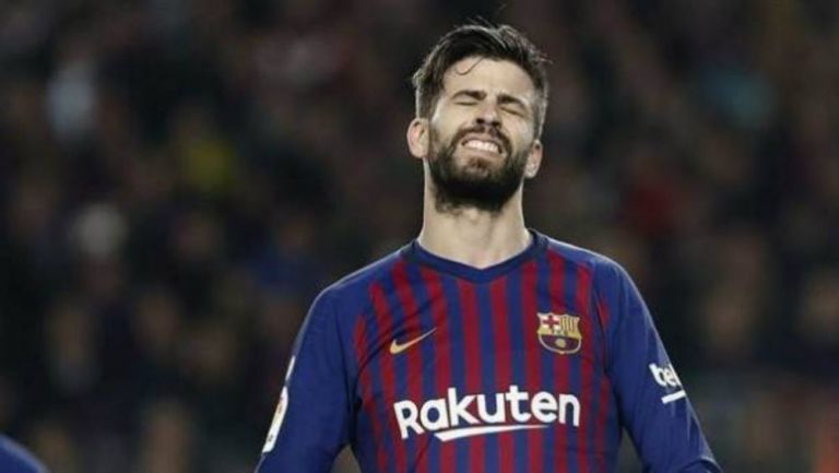 Gerard Piqué lamentándose en un partido con Barcelona 