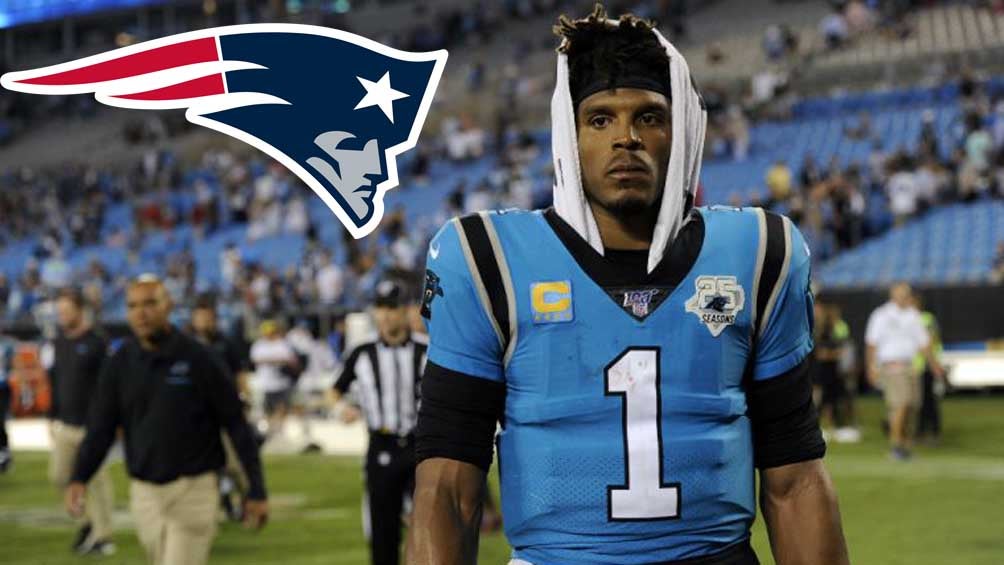 Cam Newton sale del campo tras el partido ante Tampa Bay 