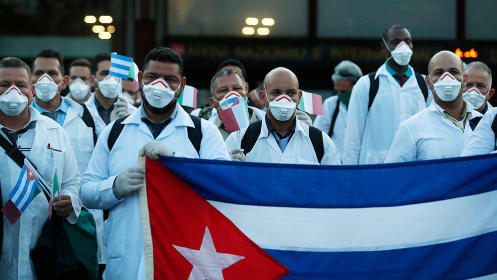 Médicos y paramédicos de Cuba