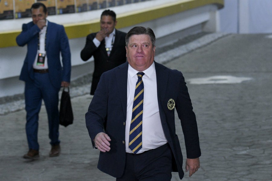 El Piojo arribando al Estadio Azteca