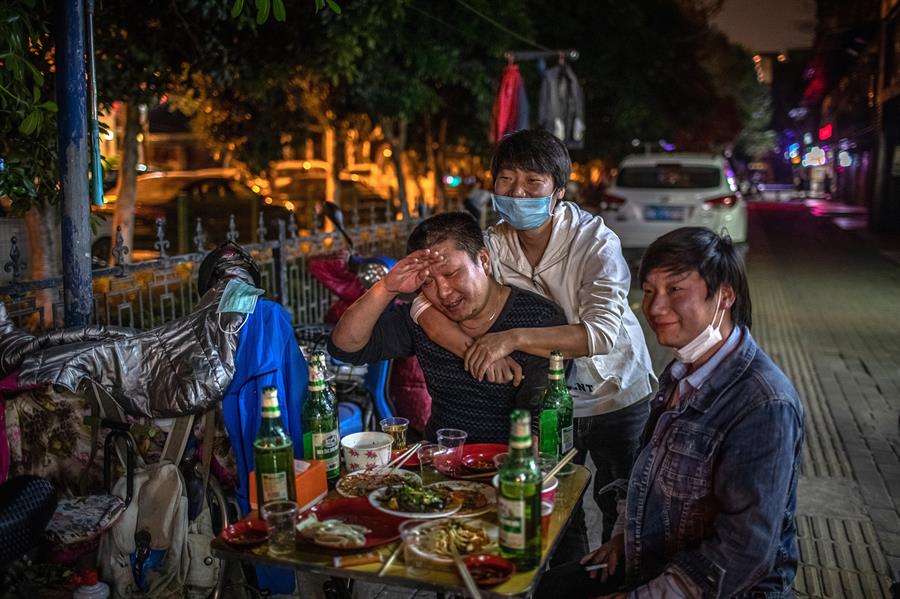 Habitantes de la ciudad de Wuhan