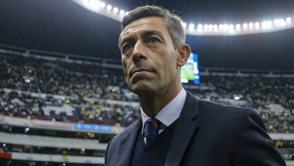 Pedro Caixinha como técnico de Cruz Azul 