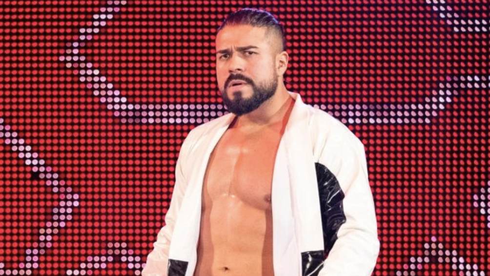 Andrade en una función de WWE