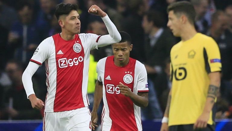 Edson Álvarez festeja con el Ajax