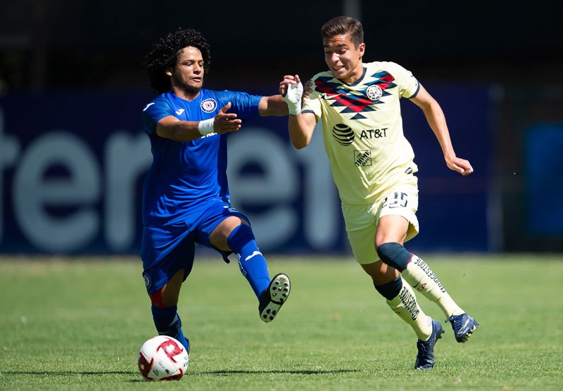 Imagen de un duelo entre Cruz Azul y América Sub 17