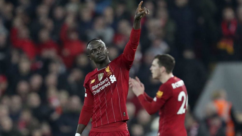 Sadio Mané celebrando una anotación con Liverpool