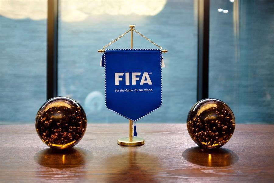 FIFA no tiene prisa en reanudar las competiciones