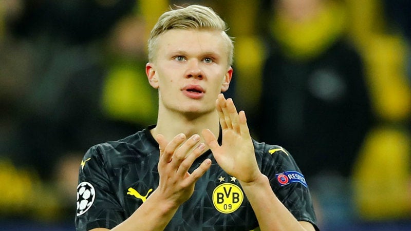 Erling Haaland jugando con el Dortmund