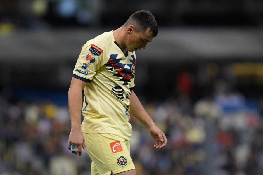 Federico Viñas durante un partido con América