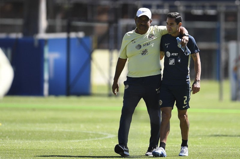 Luis Fuentes durante un entrenamiento con América