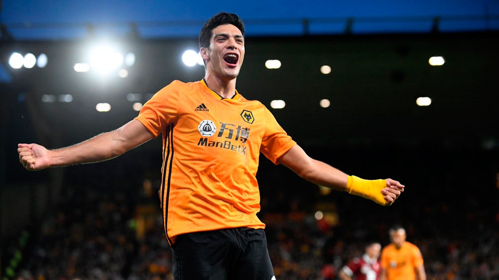 Jiménez festeja un gol con el Wolverhampton