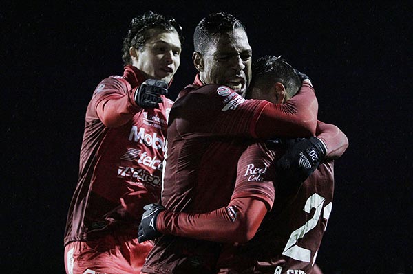 Jugadores de Mineros festejan un gol 