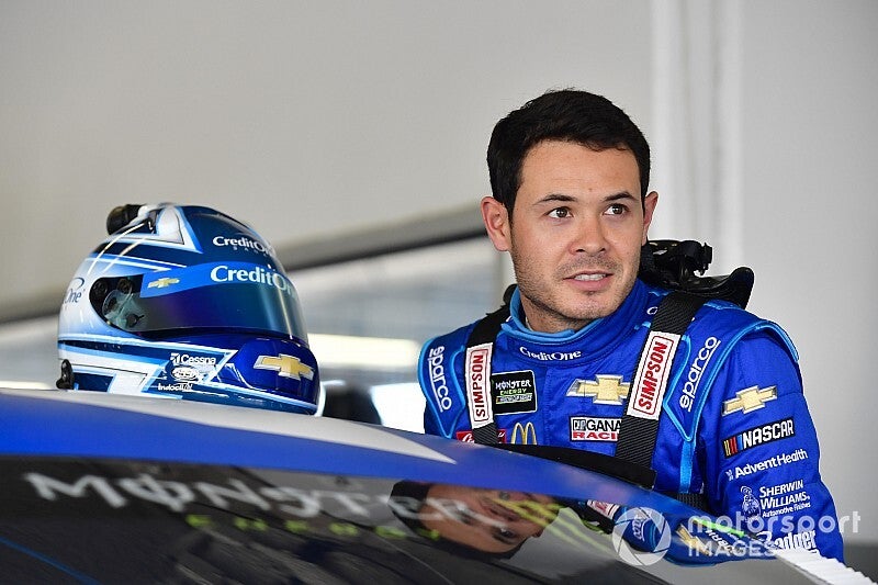 Kyle Larson con su auto