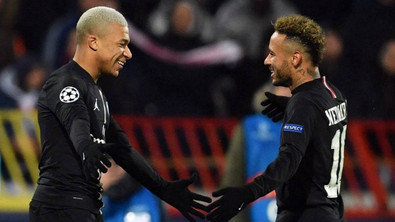 Neymar y Mbappé festejando gol