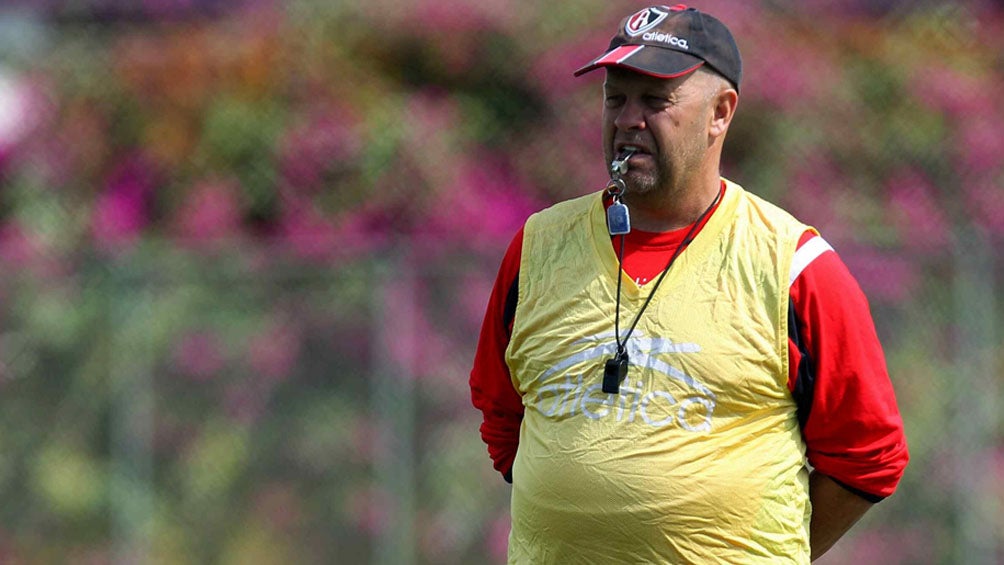 Carlos Ischia durante un entrenamiento de Atlas