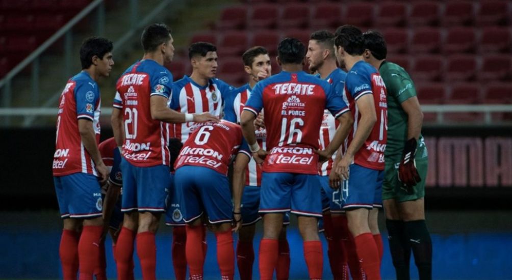 Chivas en un partido de Liga MX