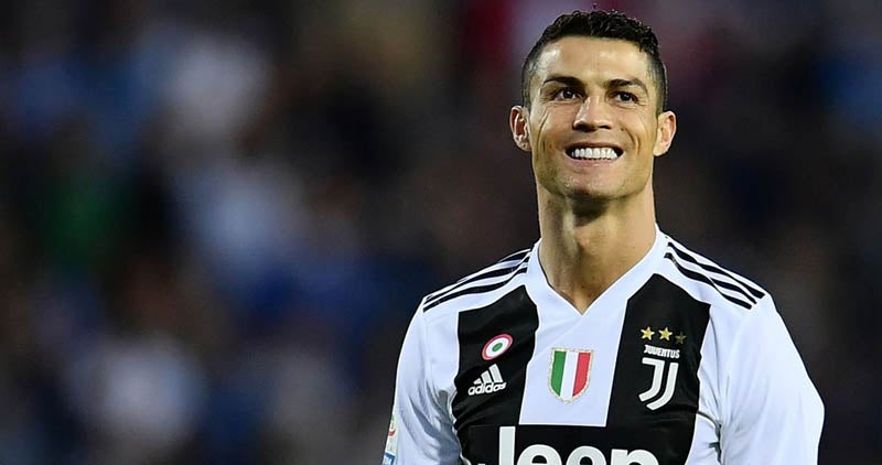 Cristiano Ronaldo durante un duelo con la Juventus 