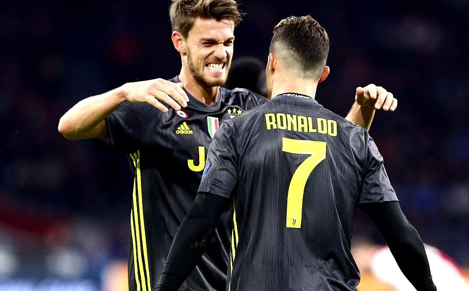 Rugani y Cristiano Ronaldo festejan un gol en Serie A