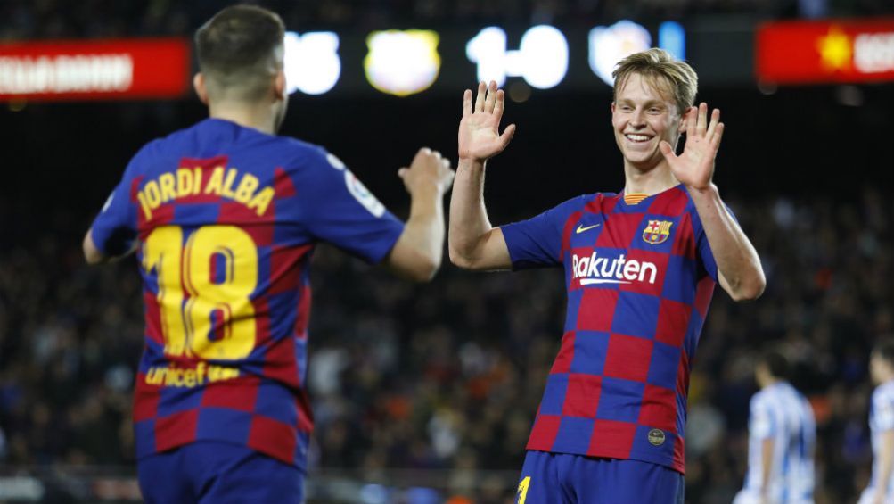 Jordi Alba y Frenkie de Jong festejan un gol