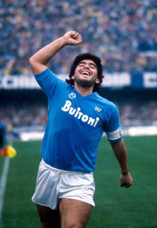 Maradona triunfó con el Napoli de Italia