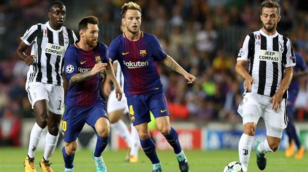 Acción de Champions League entre Barcelona y Juventus