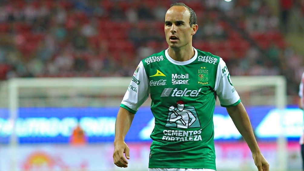 Landon Donovan durante un partido con León