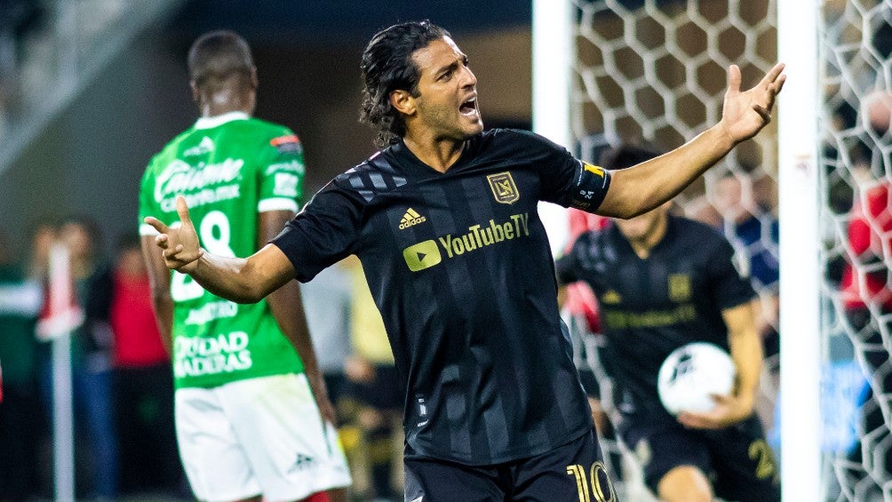 Carlos Vela durante un partido con LAFC