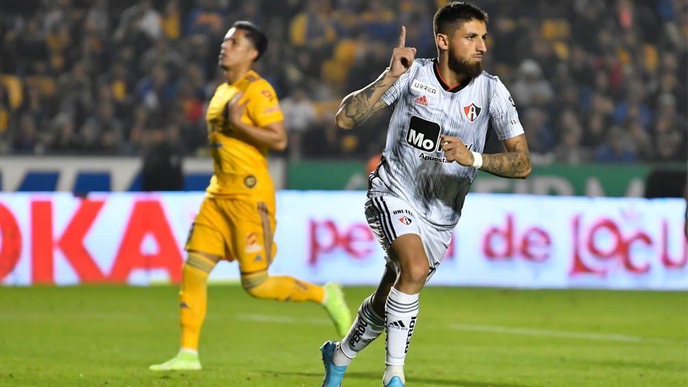 Ignacio Jeraldino festeja anotación contra Tigres