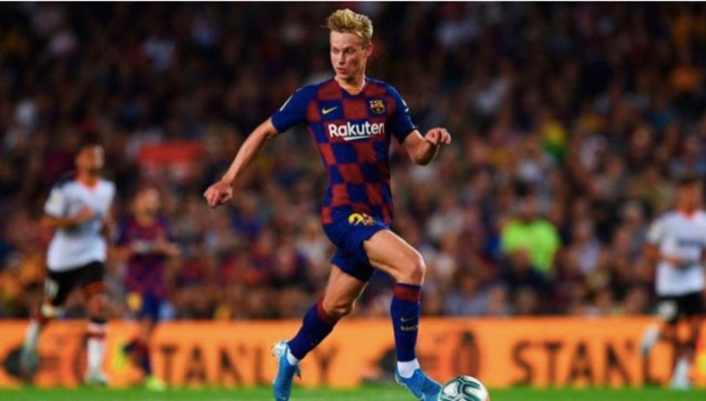 De Jong en un juego con Barcelona