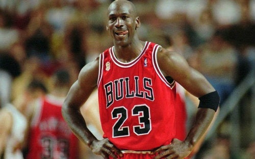 Michael Jordan durante un partido de los Bulls