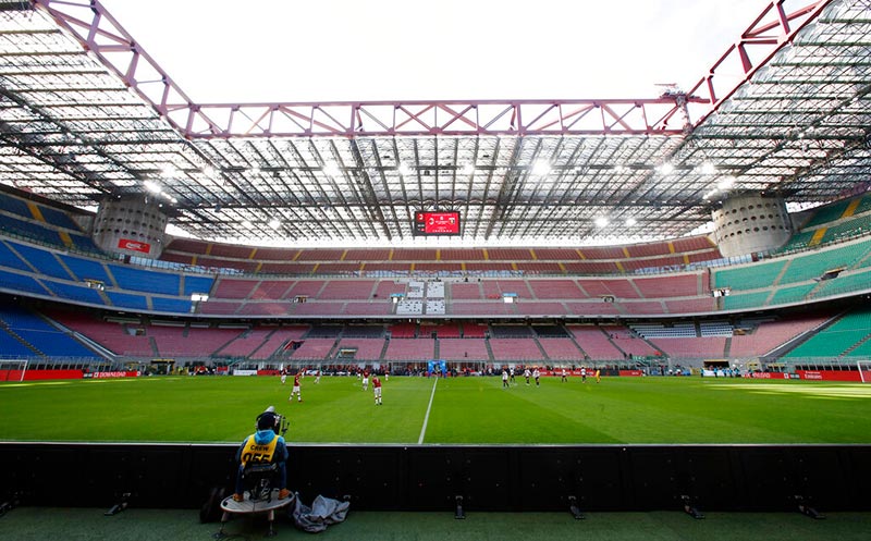 El estadio San Siro vacío