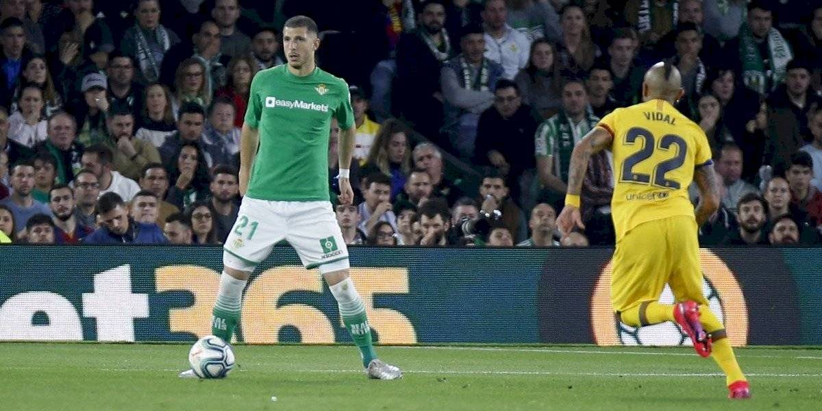 Guido conduce el balón en juego contra Barcelona