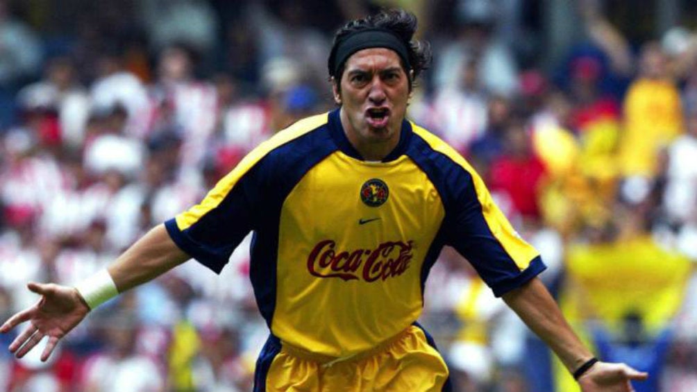 Iván Zamorano en festejo con América