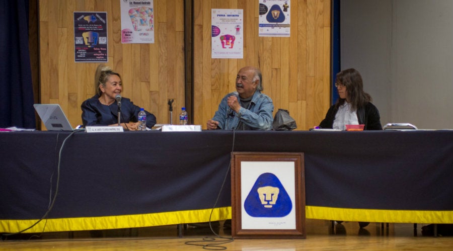 Manuel Andrade en conferencia de la FES Acatlán