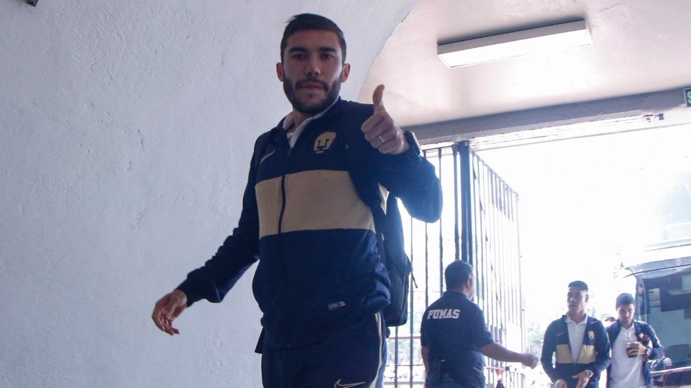 Juan Pablo Vigón previo a un partido con Pumas