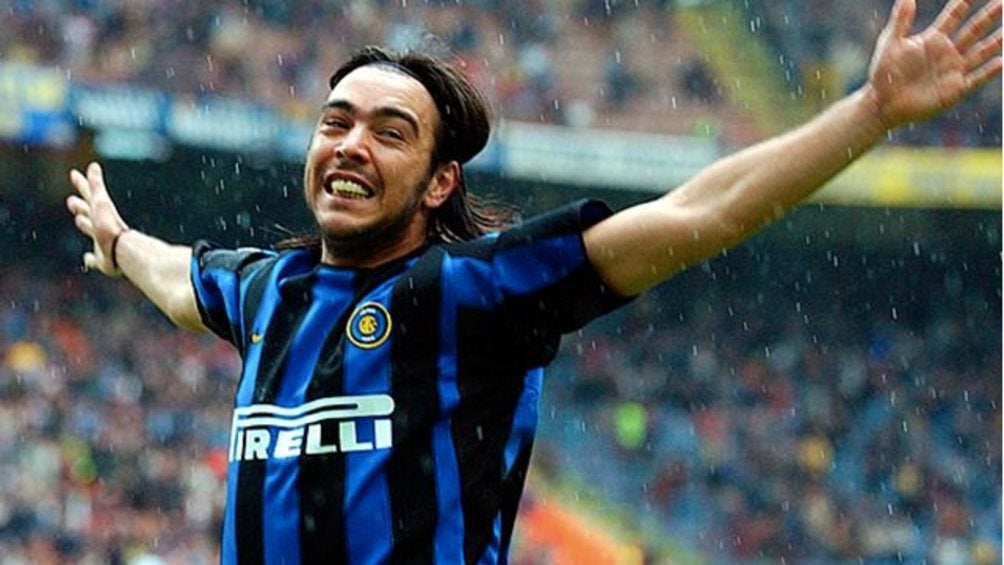 Álvaro Recoba celebra un gol con el Inter de Milan 