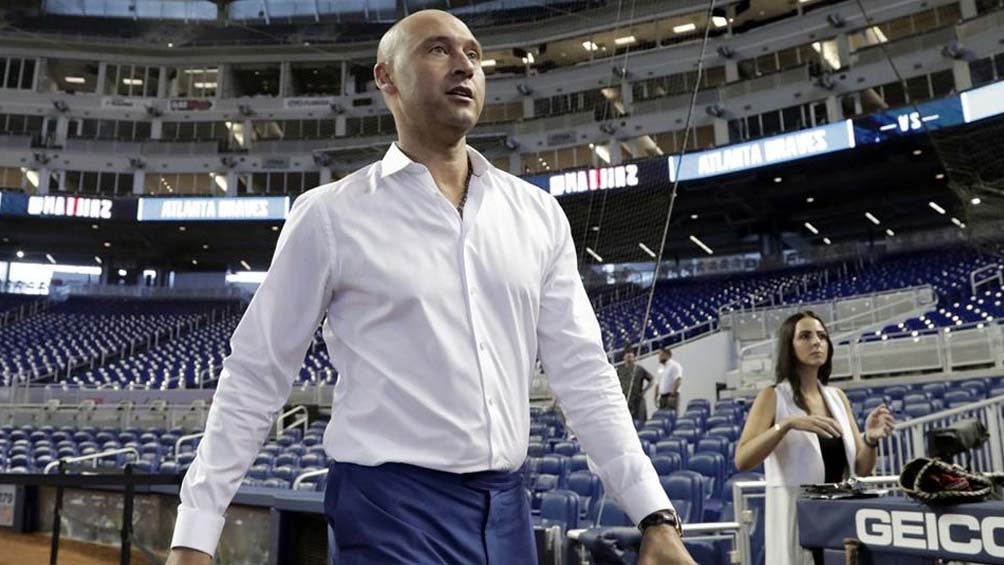 Derek Jeter previo a un duelo de los Marlins de Miami