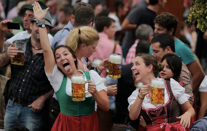 Oktoberfest reúne gente de todo el mundo 