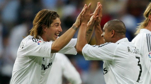 Roberto Carlos celebra junto a Sergio Ramos 