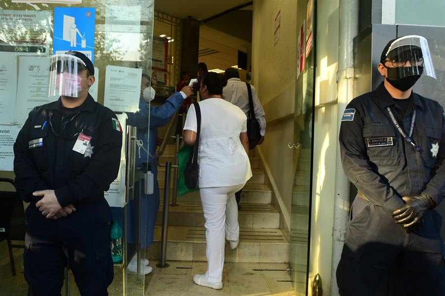 Entrada de un hospital de la Ciudad de México