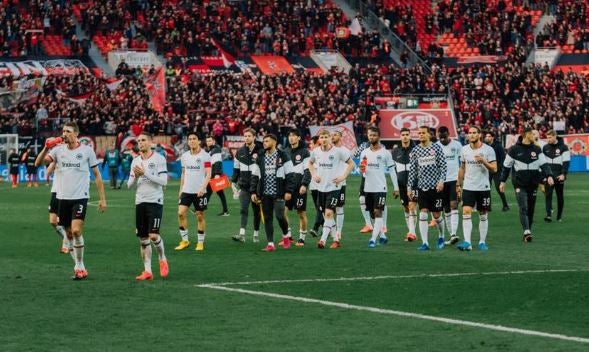 Jugadores del Eintracht Frankfurt tras un juego