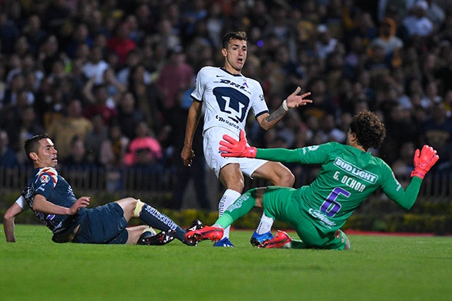 Dinenno vence a Ochoa en el último Clásico Capitalino