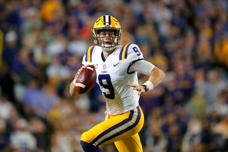 El nuevo quarterback de Cincinnati en un partido con LSU