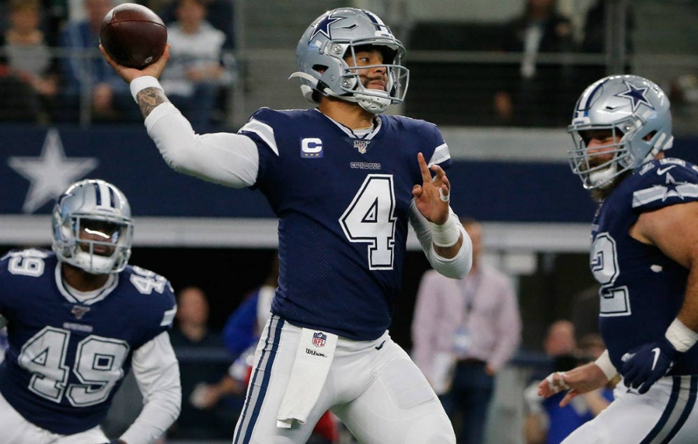 Prescott durante un partido con Cowboys