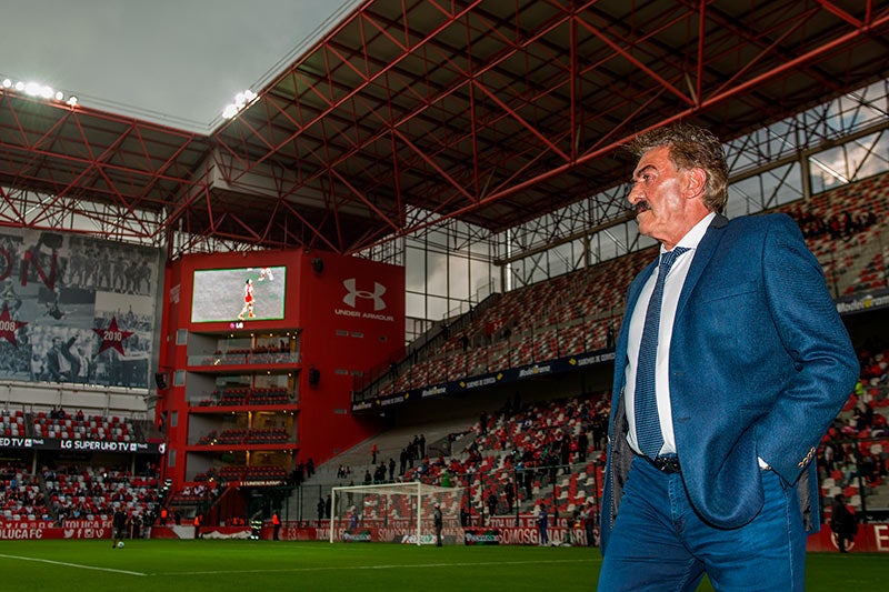 El técnico argentino, antes de un partido en el Nemesio Diez