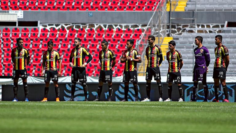 Jugadores de Leones Negros previo a un partido