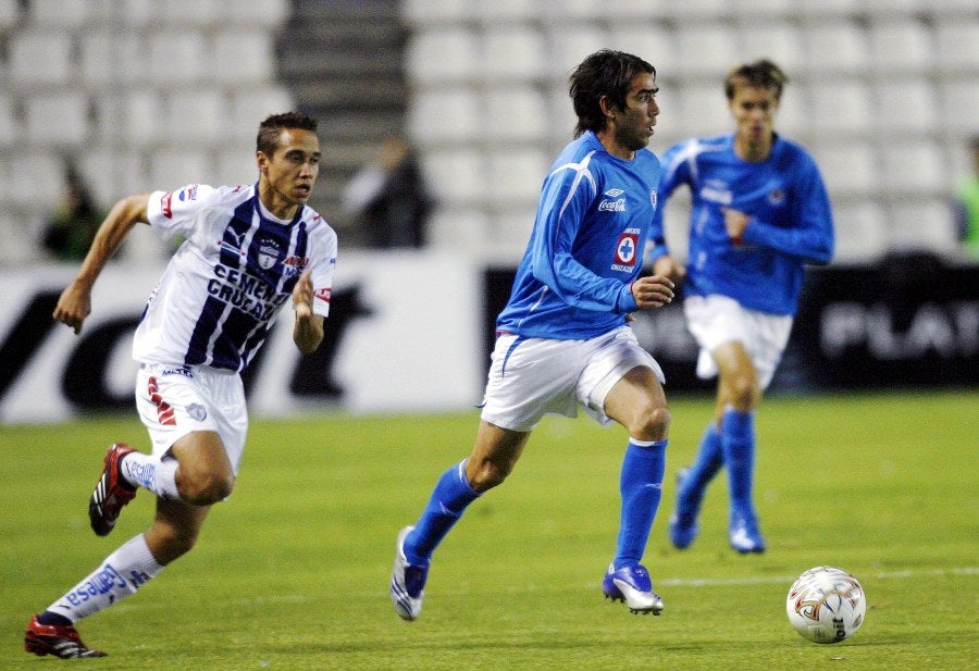 César Delgado durante un partido con Cruz Azul