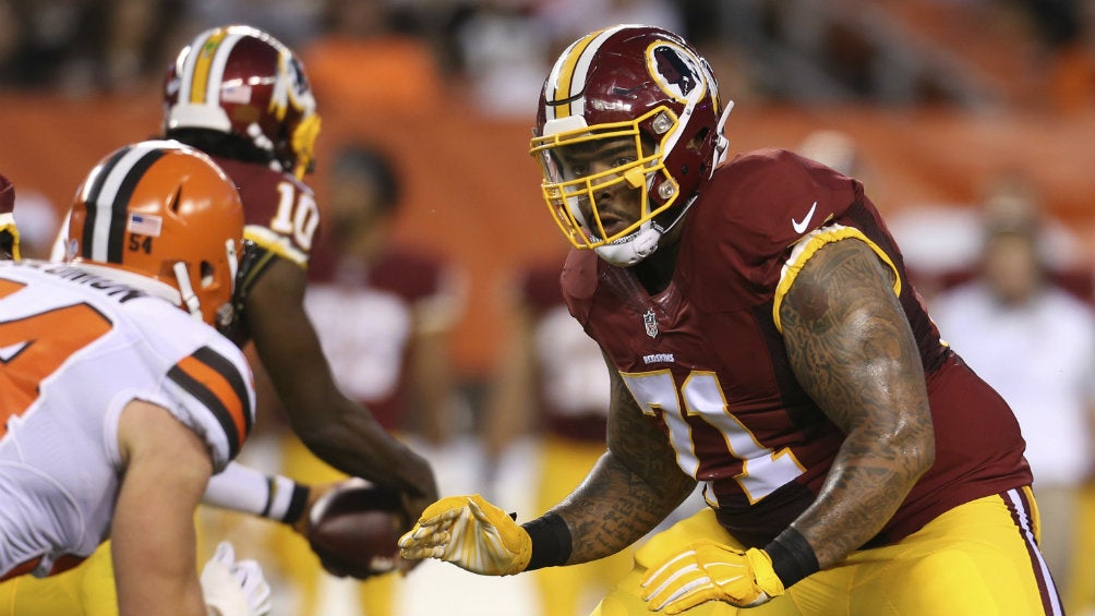 Trent Williams durante un patido con los Redskins