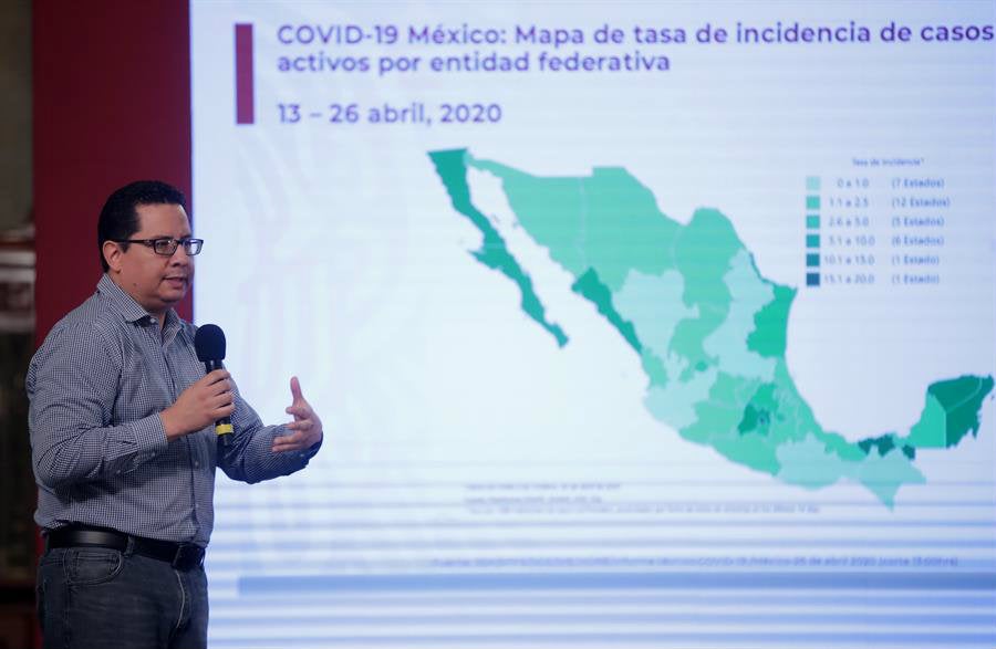 José Luis Alomía, director de Epidemiología en la conferencia