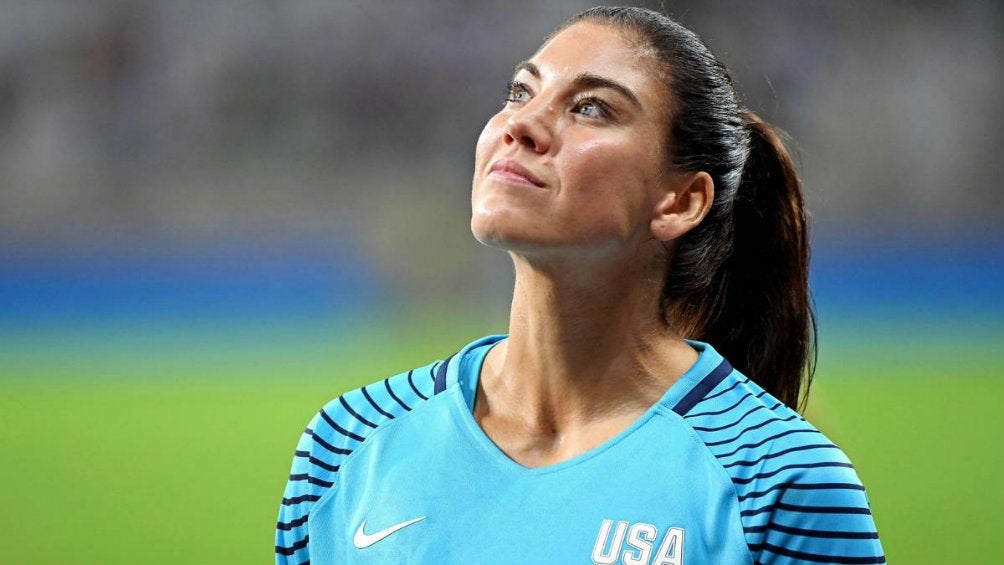 Hope Solo en partido con Estados Unidos